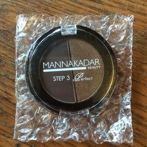 Manna Kadar eyeshadow